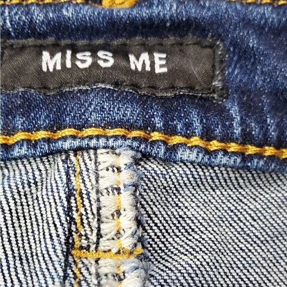 Miss Me Capri Jeans with Green & Pink Applicae Roses - Picture 5 of 7